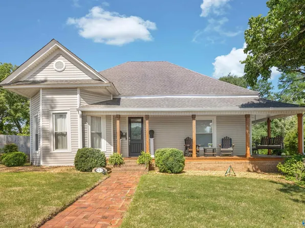 421 Main St, Moulton, AL 35650