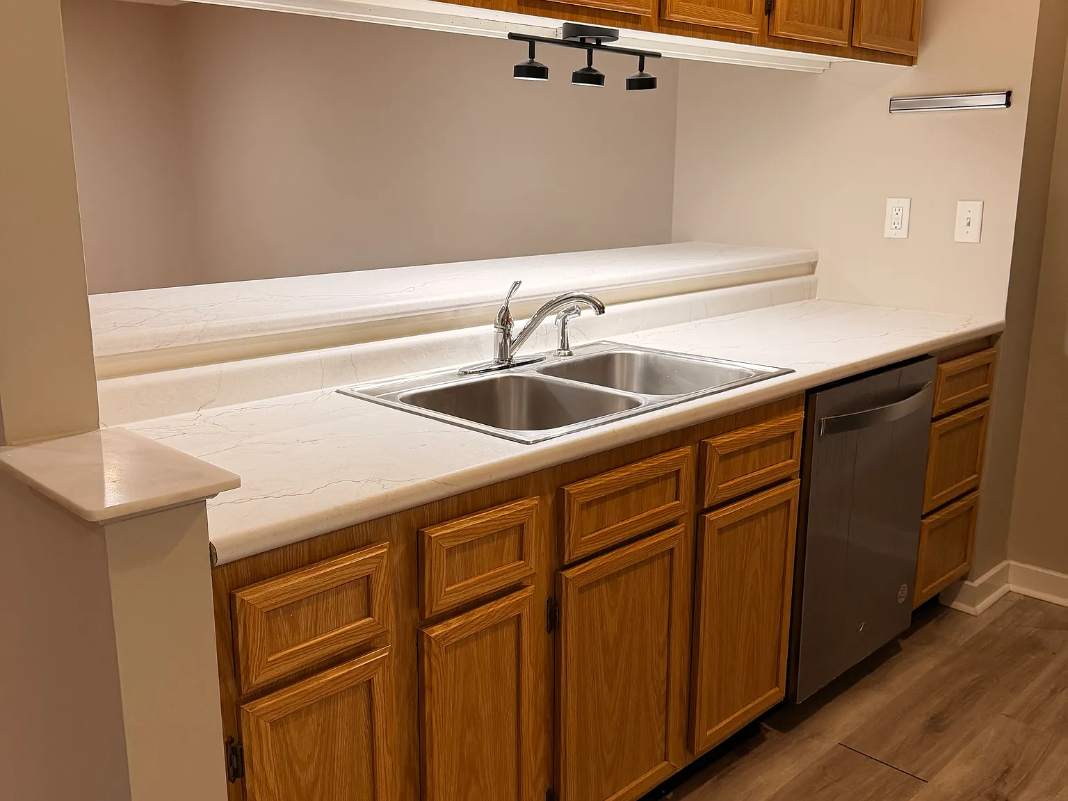 2 bed, 1470 sqft, $1,550 — Photo 4