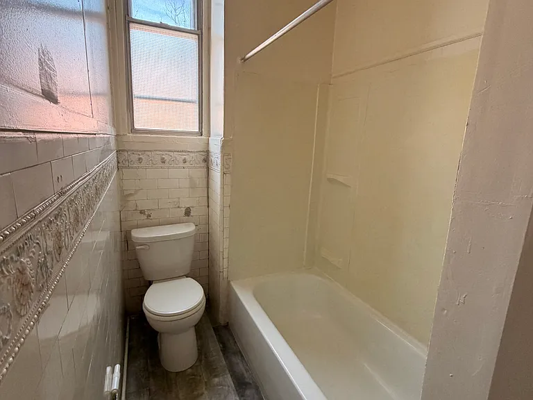2018 Wallace St #2F — Photo 3