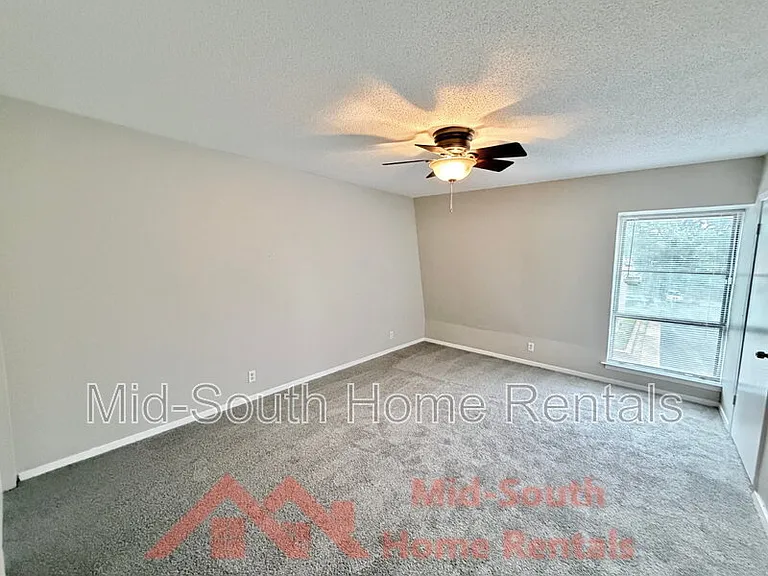 1869 E Poplar Woods Cir — Photo 14