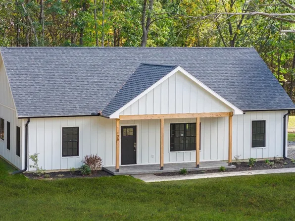 105 Chadwycke Court, Valatie, NY 12184