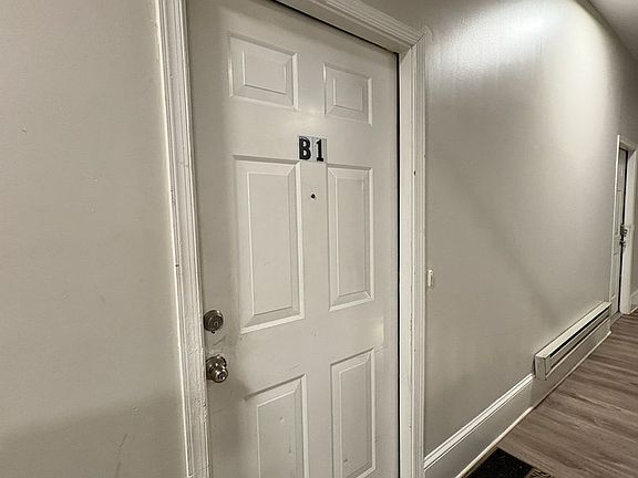 2nd image of 320-322 E High St #B1