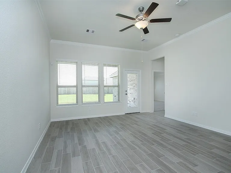 15230 Kickapoo Cavern Dr — Photo 16