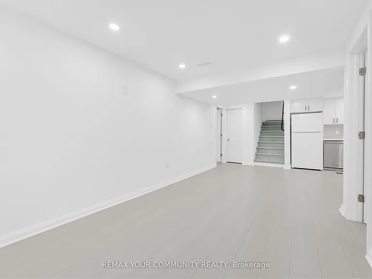 39 Veerland Dr #BASEMENT — Photo 14