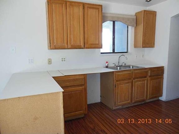 4th image of 2403 La Estrella St
