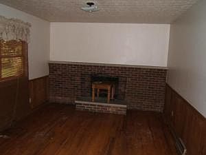 3rd image of 1812 Sandalwood Pl