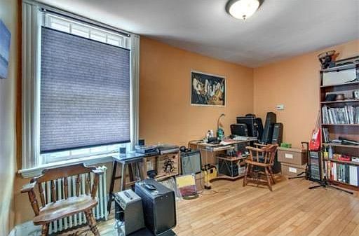 4th image of 95 Essex St #1