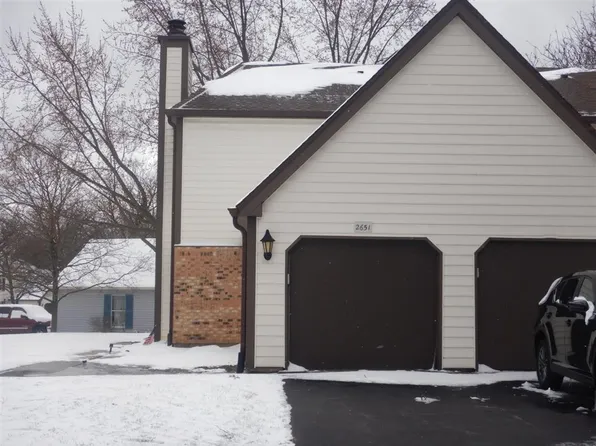 2651 Country Oaks Ct, Aurora, IL 60502