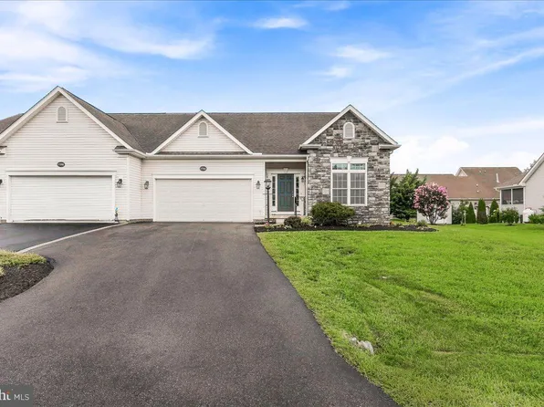 17988 Constitution Cir, Hagerstown, MD 21740