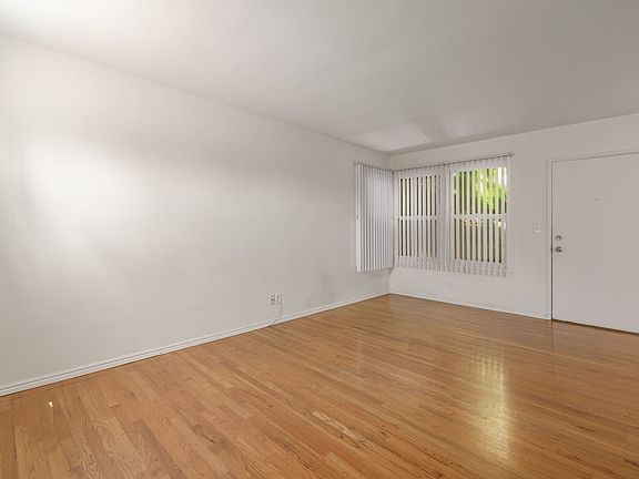 3rd image of 2001 N Beachwood Dr #9