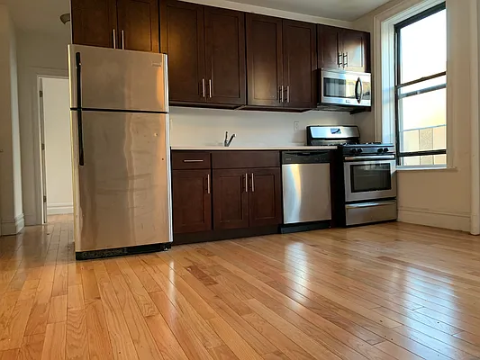 Rented by Hillel Realty Group | media 11