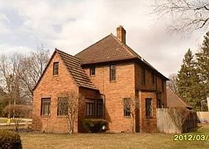 2nd image of 502 N Coquillard Dr