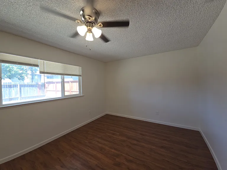 8533 Sun Florin Dr — Photo 5
