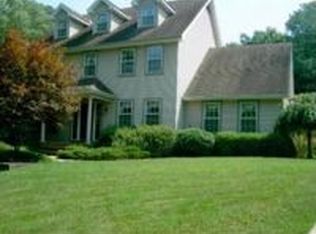 3615 Greenbriar Dr, Zanesville, OH 43701