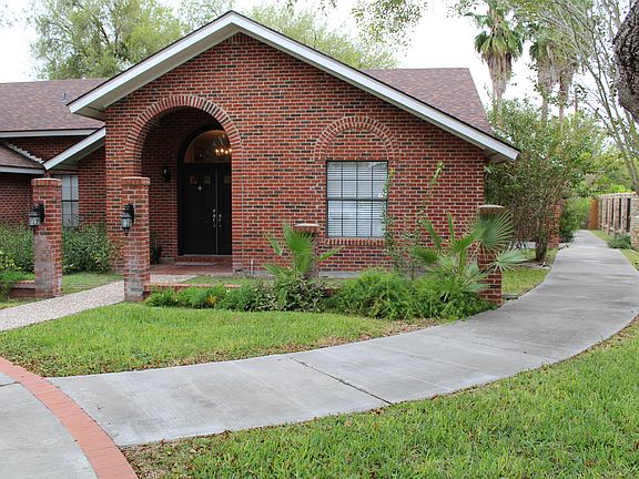 3rd image of 1124 Palm Valley Dr E
