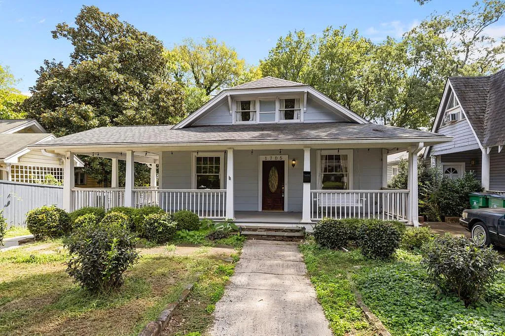 1705 Fountain View St — Photo 1