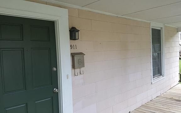 4th image of 911 Haywood St