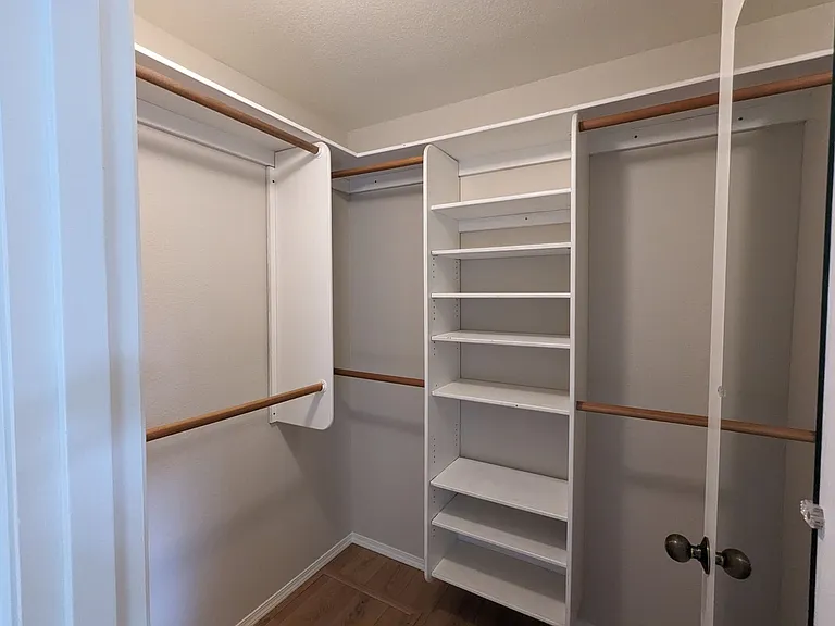 1147 NE Viking Ct — Photo 12