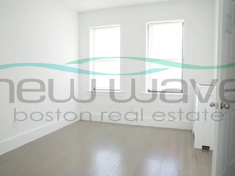 11 Queensberry St #16 — Photo 5