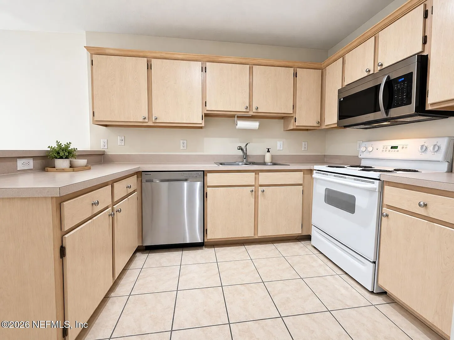 2 bed, 2.0 bath, 1156 sqft, $1,875 — Photo 3