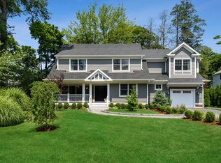3 Carleon Ave, Larchmont, NY 10538