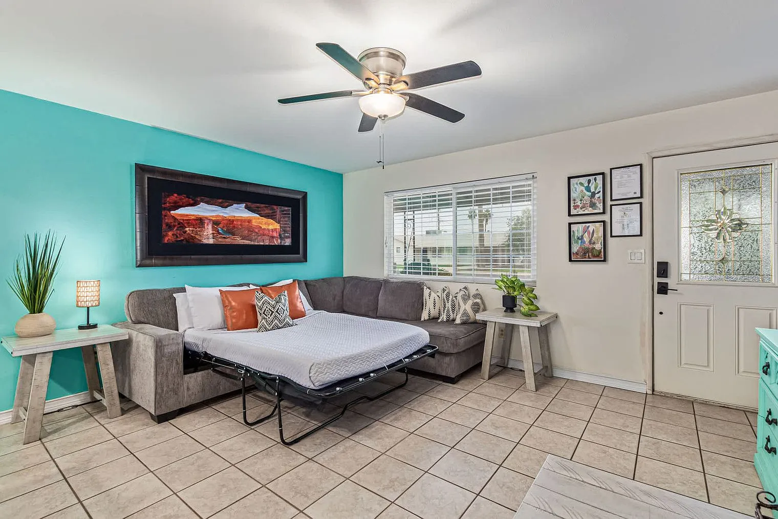 3 bed, 2.0 bath, 1582 sqft, $4,116 — Photo 3
