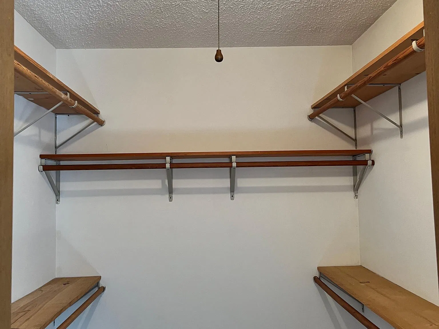 404 N Hesperia St — Photo 3