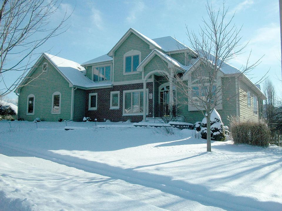 2nd image of 265 Upper Woodford Cir