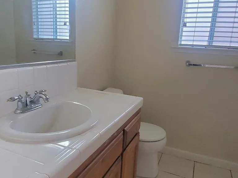6355 N Babigian Ave — Photo 11