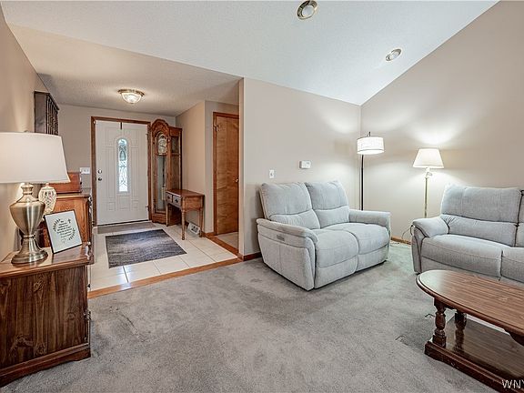 4th image of 67 Sherwood Ct