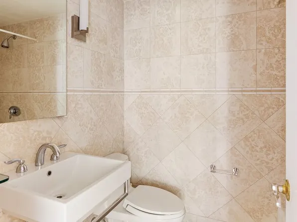 11 Fifth Avenue image 15 of 15