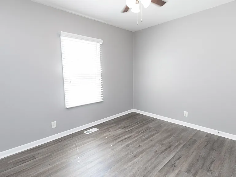 857 Heritage Cir — Photo 31