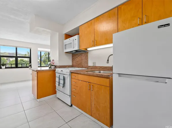 545 Queen St APT 334, Honolulu, HI 96813