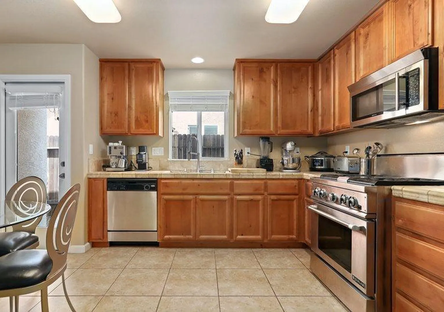 Single Story Charming 3-Bedroom Home in the Gated Long Meadow Community — Photo 4