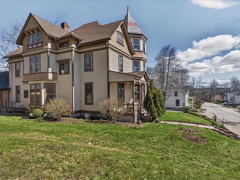 31 Franklin St #B — Photo 33