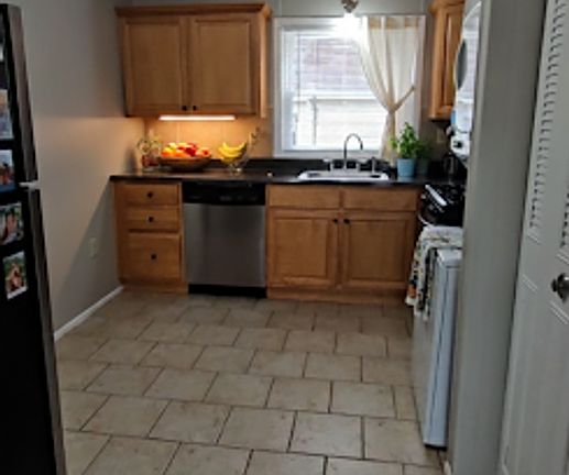 4th image of 433 Piedmont Cir #412