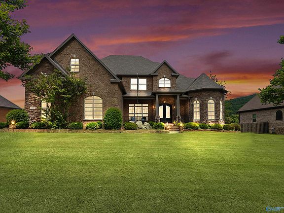 2nd image of 10 Oakshire Pl