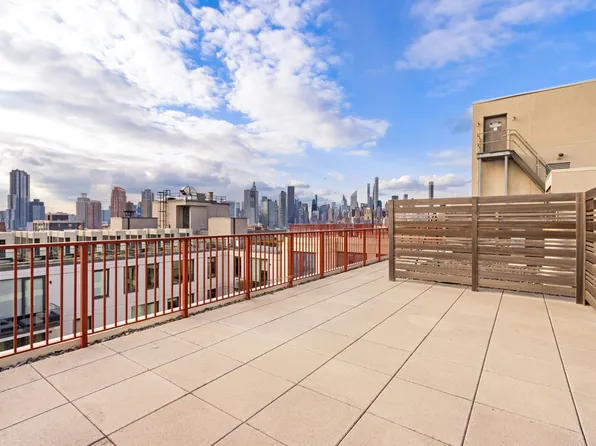 22-22 Jackson Avenue image 1 of 10