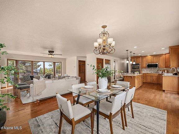 5th image of 2448 E Packsaddle Dr
