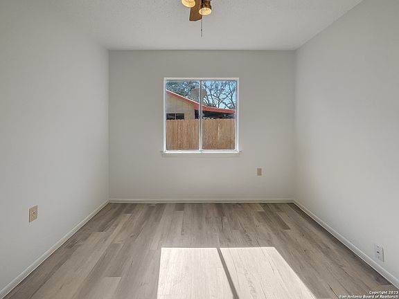 5th image of 8011 SNOW TRAIL ST