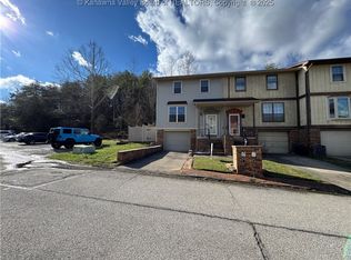 210 Jamestown Rd, Nitro, WV 25143