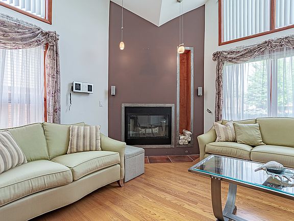 3rd image of 7938 N Nora Ave