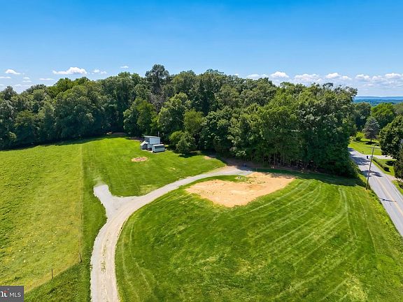 4th image of 2237 Ridge Rd