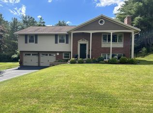 54 Joan Dr, Pittsfield, MA 01201