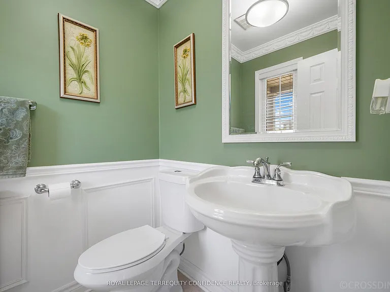 131 Laurelhurst Cres — Photo 13