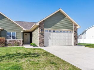 2206 Blue Stem Ln, De Pere, WI 54115