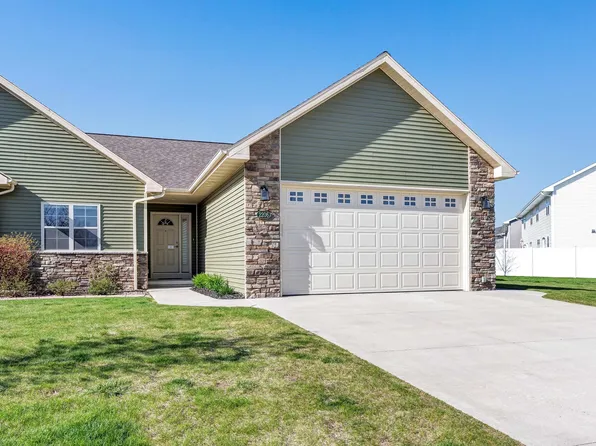 2206 Blue Stem Ln, De Pere, WI 54115