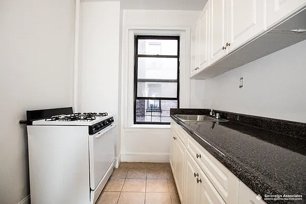 Rented by Sovereign Associates | media 11