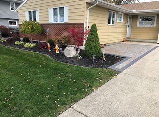 90 Sunset Ter, Tonawanda, NY 14150