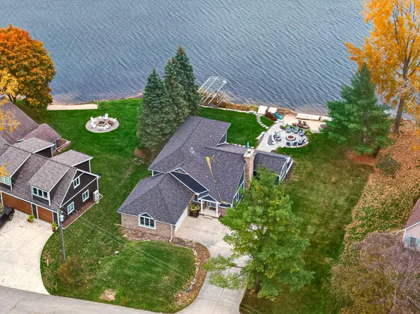 8144 Island Ct, Stanwood, MI 49346